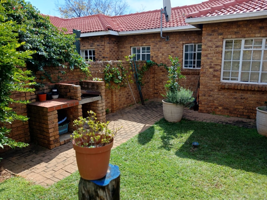 3 Bedroom Property for Sale in Safari Gardens North West